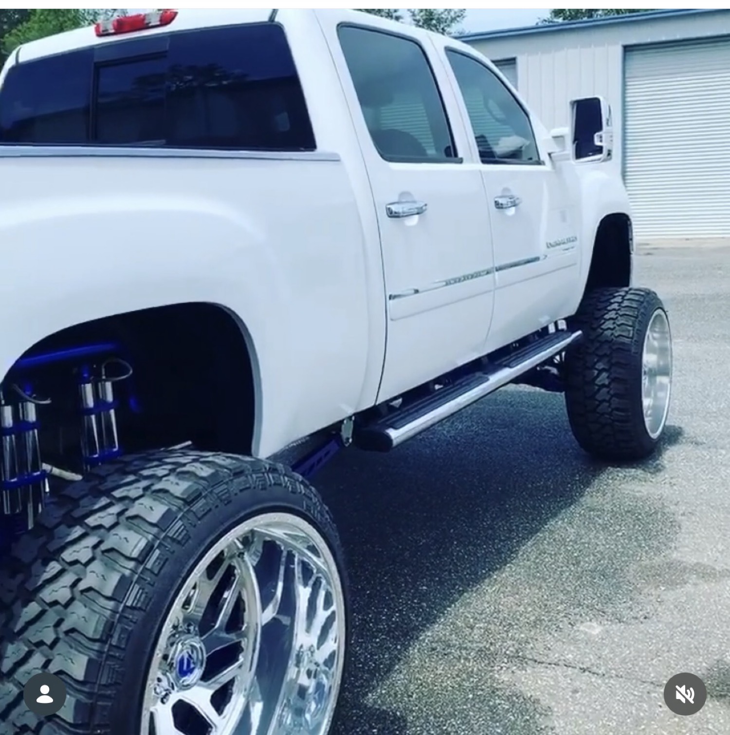 White Denali, side